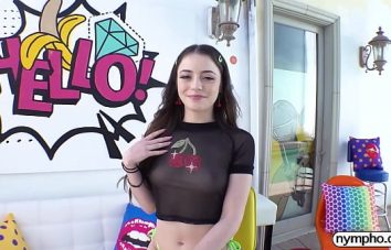 Novinha colegial linda fazendo vídeo pornô